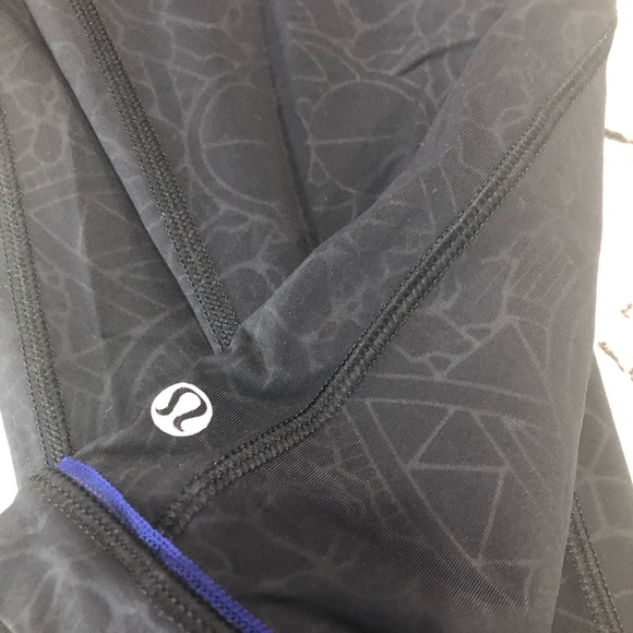 Great condition Lululemon crops, size 8. - Picture 3 of 5